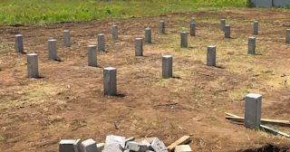 Фундамент на забивных жб сваях под ключ в Осинниках - фундамент из забивных железобетонных свай цена от 3162 руб/м2